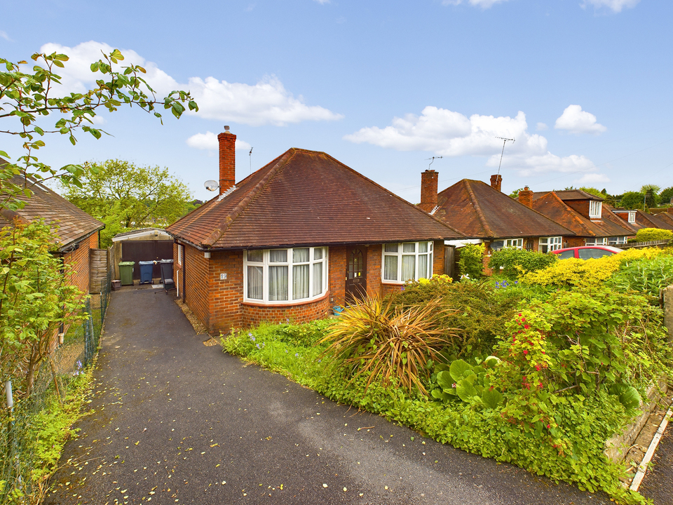 3 bed detached bungalow for sale in West Drive, High Wycombe  - Property Image 9