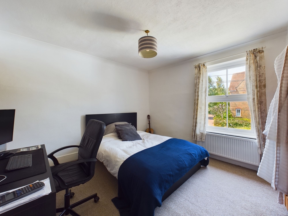 3 bed terraced house for sale in Glory Mill Lane, High Wycombe  - Property Image 6