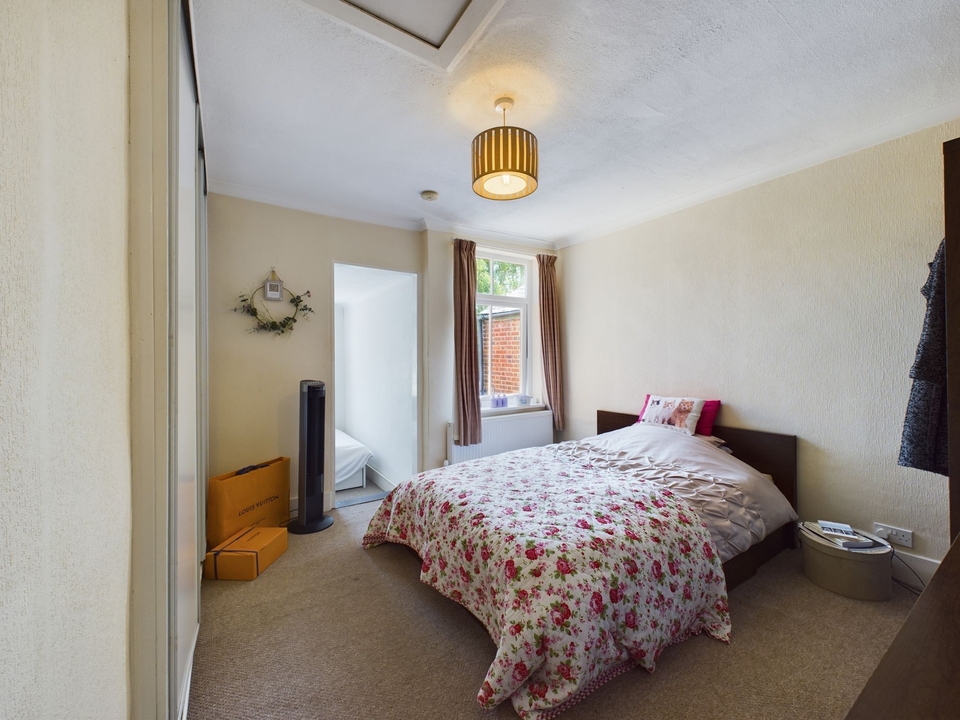 3 bed terraced house for sale in Glory Mill Lane, High Wycombe  - Property Image 7