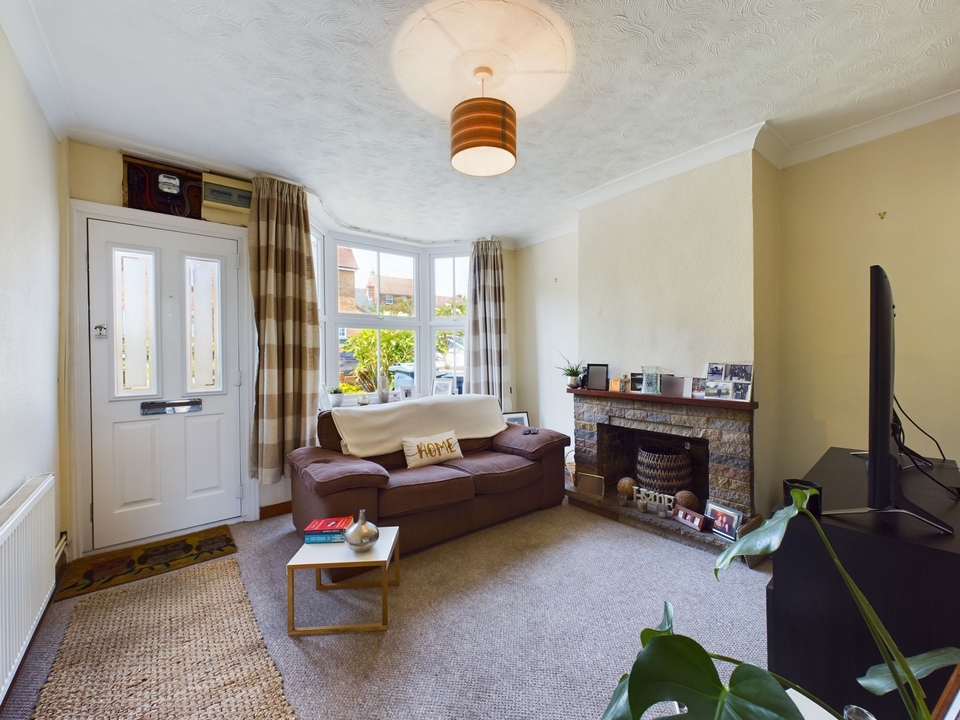 3 bed terraced house for sale in Glory Mill Lane, High Wycombe  - Property Image 4