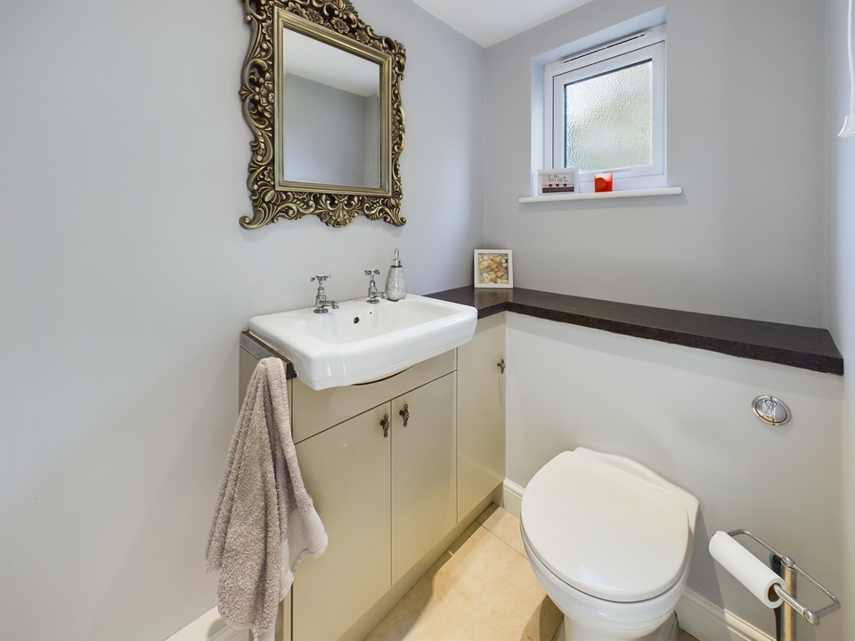 3 bed semi-detached house for sale in Hazlemere, High Wycombe  - Property Image 8