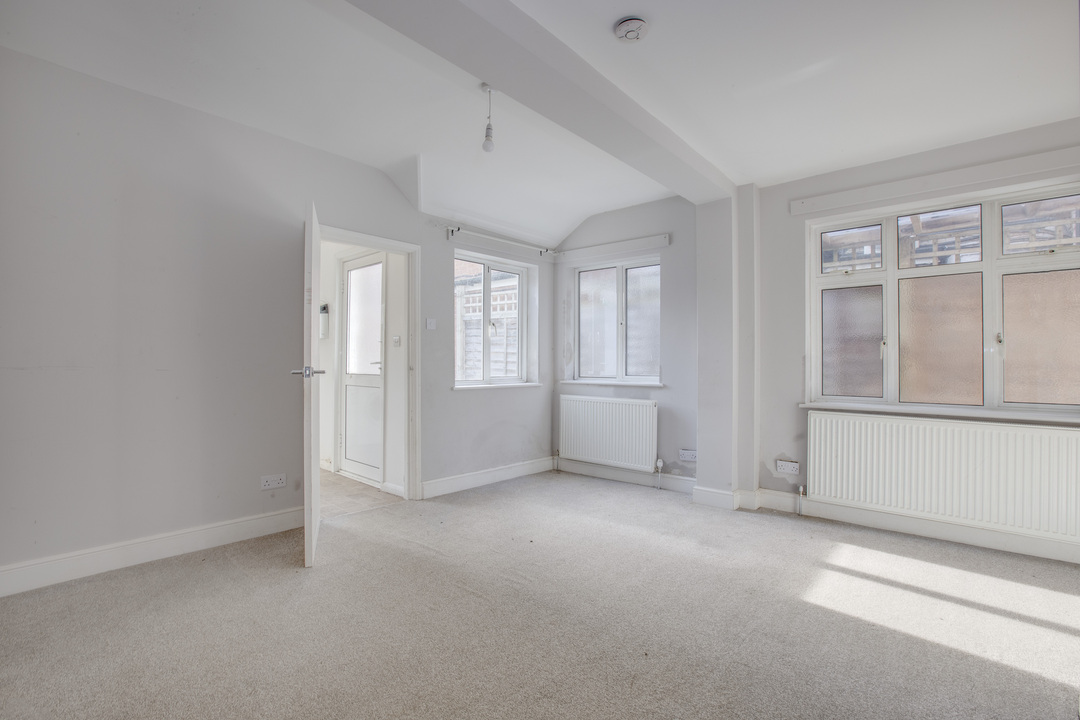 2 bed terraced house for sale in Wooburn Green, High Wycombe  - Property Image 7