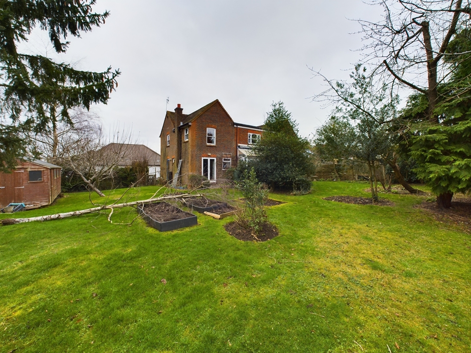 5 bed detached house for sale in St. Johns Road, High Wycombe  - Property Image 2
