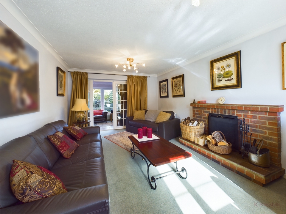 5 bed detached house for sale in Kiln Lane, Princes Risborough  - Property Image 3