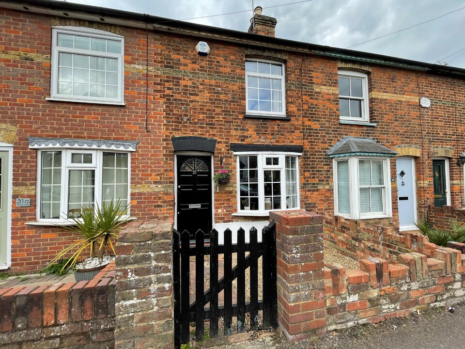 2 bed cottage for sale in Loudwater, High Wycombe, HP10