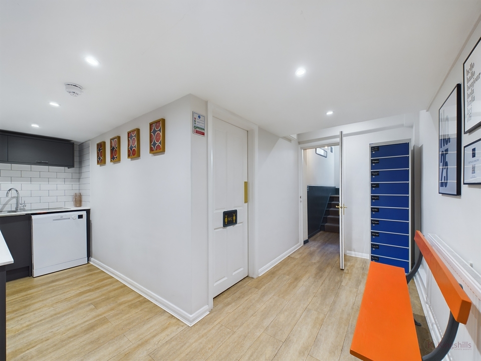Office to rent in High Street, High Wycombe  - Property Image 8