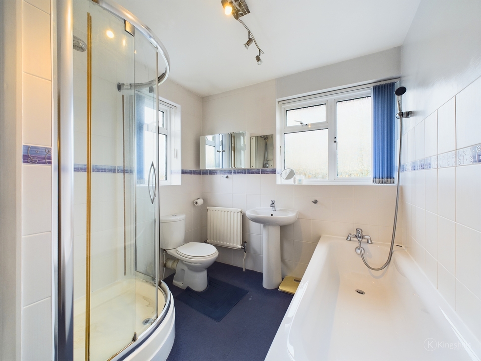 4 bed detached house for sale in Green Dragon Lane, High Wycombe  - Property Image 12