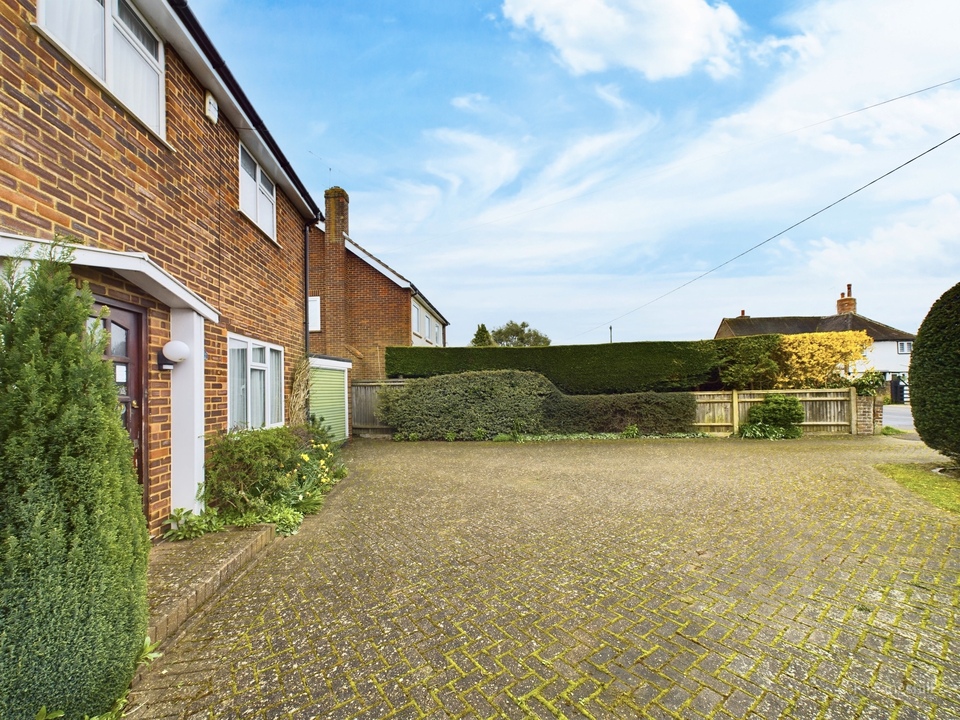 4 bed detached house for sale in Green Dragon Lane, High Wycombe  - Property Image 14
