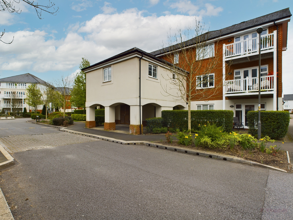 1 bed apartment to rent in Sierra Road, High Wycombe  - Property Image 1