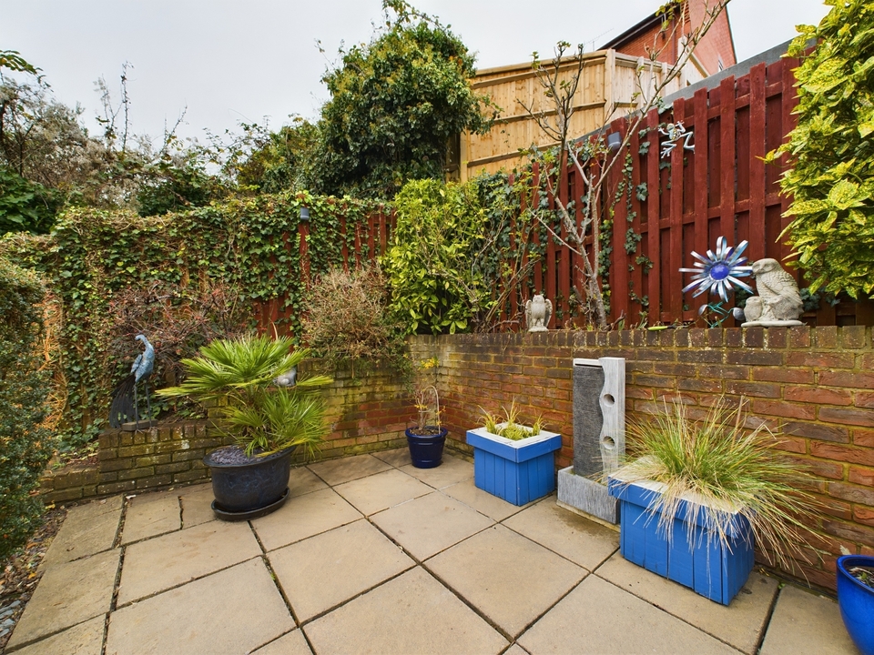 3 bed town house for sale in Wyatt Close, High Wycombe  - Property Image 3