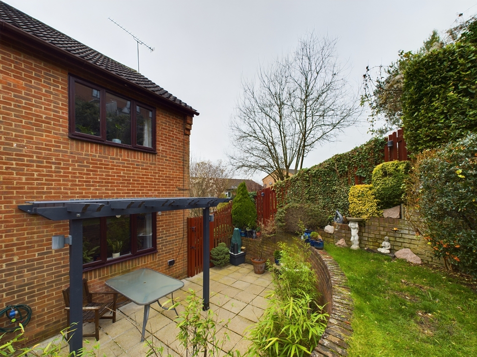 3 bed town house for sale in Wyatt Close, High Wycombe  - Property Image 2