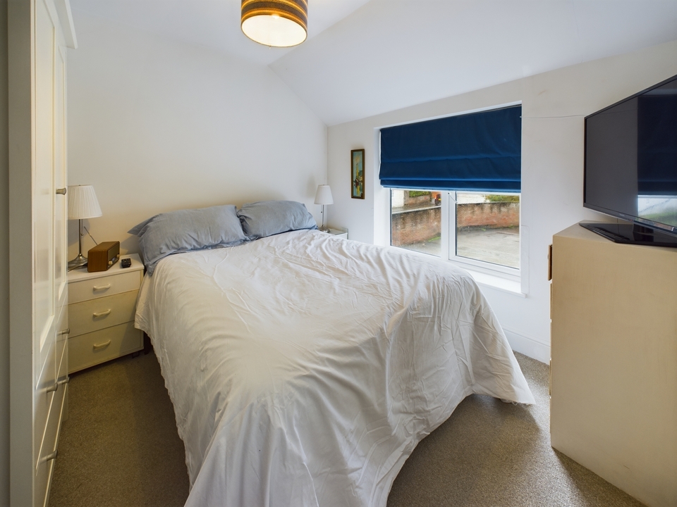 2 bed apartment for sale in Waterside, Chesham  - Property Image 6