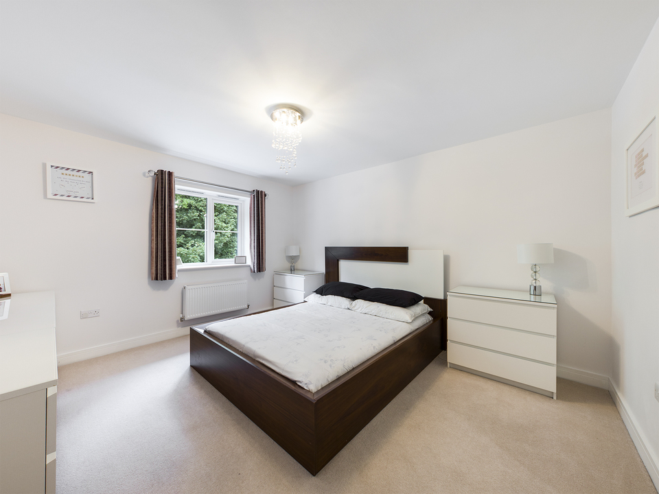 5 bed detached house to rent in Sierra Road, High Wycombe  - Property Image 10