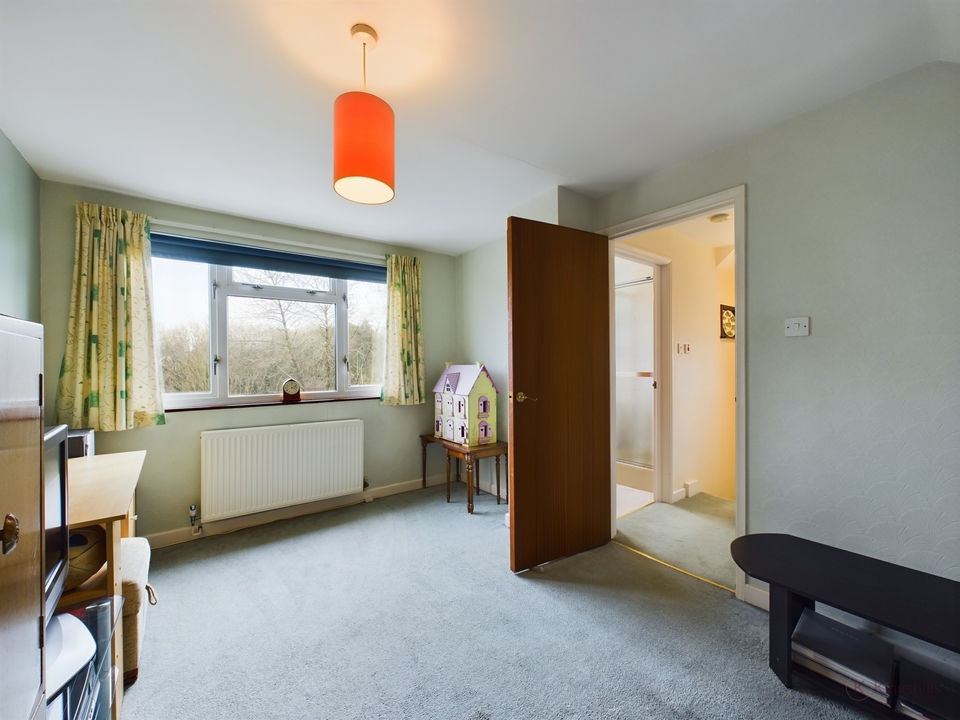 4 bed semi-detached house for sale in Hazlemere, High Wycombe  - Property Image 13