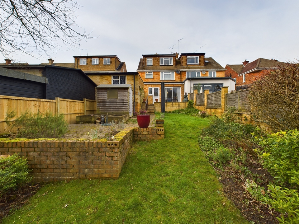 4 bed semi-detached house for sale in Hazlemere, High Wycombe  - Property Image 3