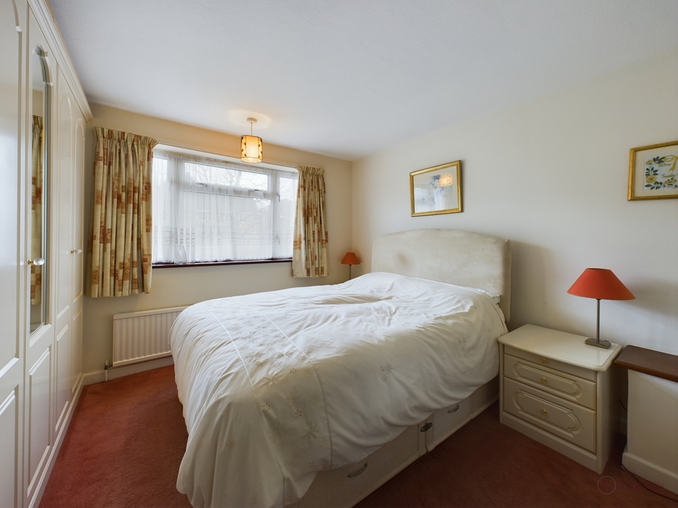 4 bed semi-detached house for sale in Hazlemere, High Wycombe  - Property Image 8