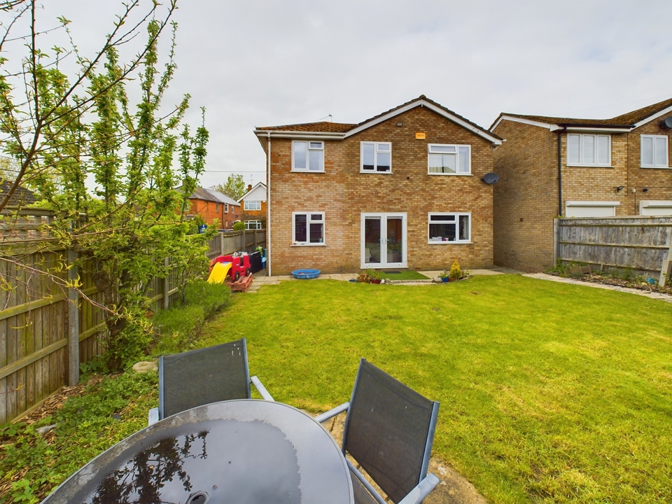 4 bed detached house for sale in Walnut Tree Lane, Princes Risborough  - Property Image 2