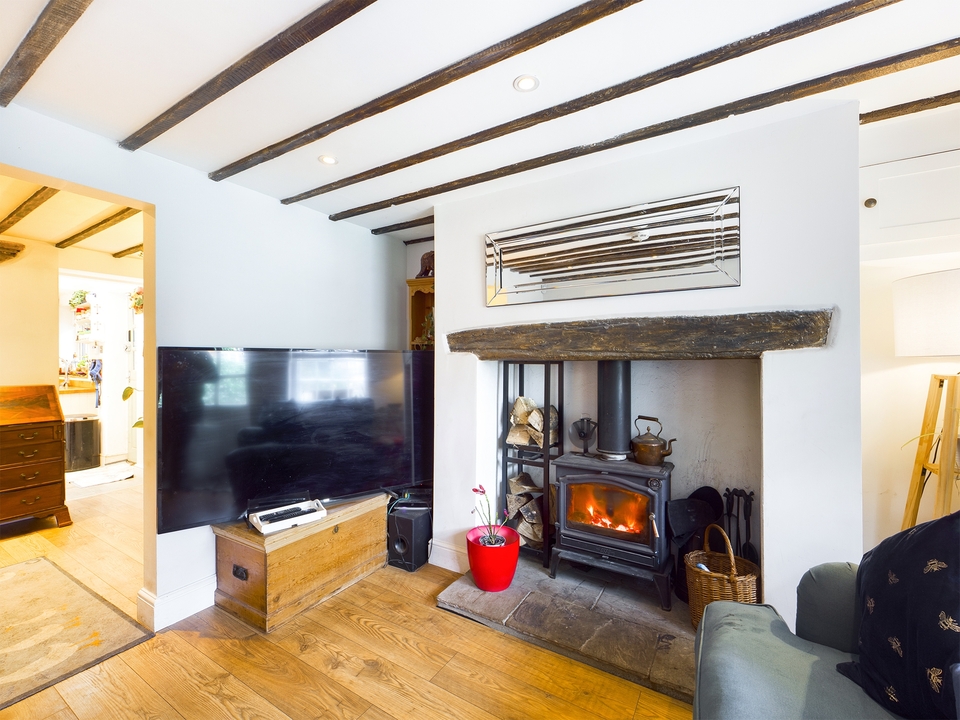 2 bed cottage for sale in Speen Road, High Wycombe  - Property Image 5