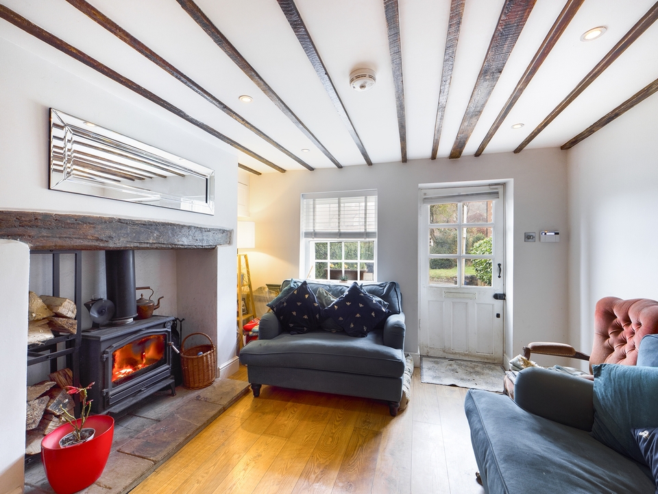 2 bed cottage for sale in Speen Road, High Wycombe  - Property Image 4