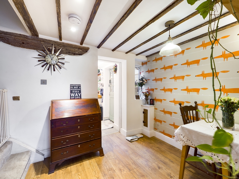 2 bed cottage for sale in Speen Road, High Wycombe  - Property Image 8