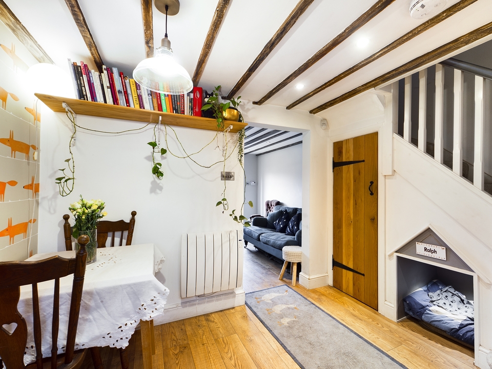 2 bed cottage for sale in Speen Road, High Wycombe  - Property Image 6
