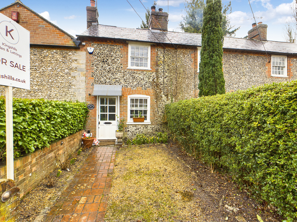 2 bed cottage for sale in Speen Road, High Wycombe  - Property Image 14