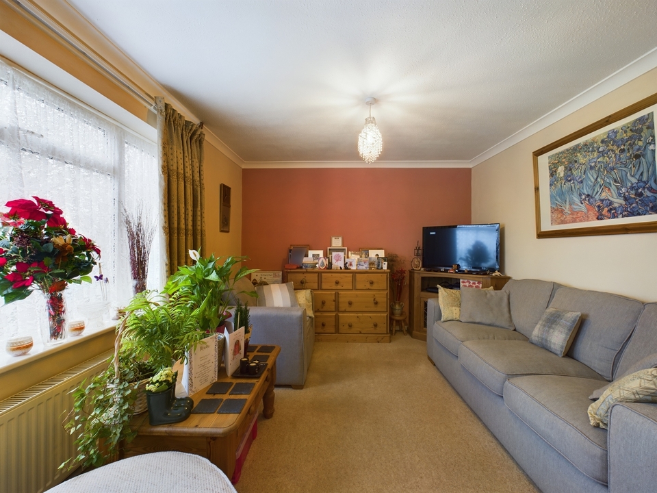 2 bed for sale in Linchfield, High Wycombe  - Property Image 3