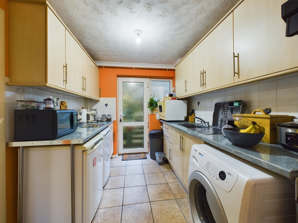 2 bed for sale in Linchfield, High Wycombe  - Property Image 4