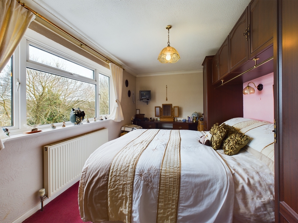 2 bed for sale in Linchfield, High Wycombe  - Property Image 6