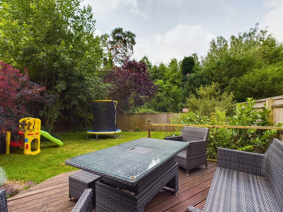 4 bed detached house for sale in High Wycombe, Buckinghamshire  - Property Image 16