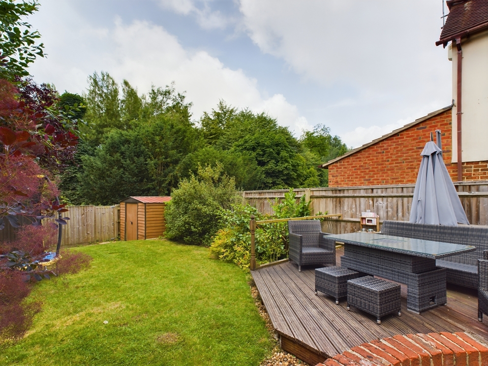 4 bed detached house for sale in High Wycombe, Buckinghamshire  - Property Image 3
