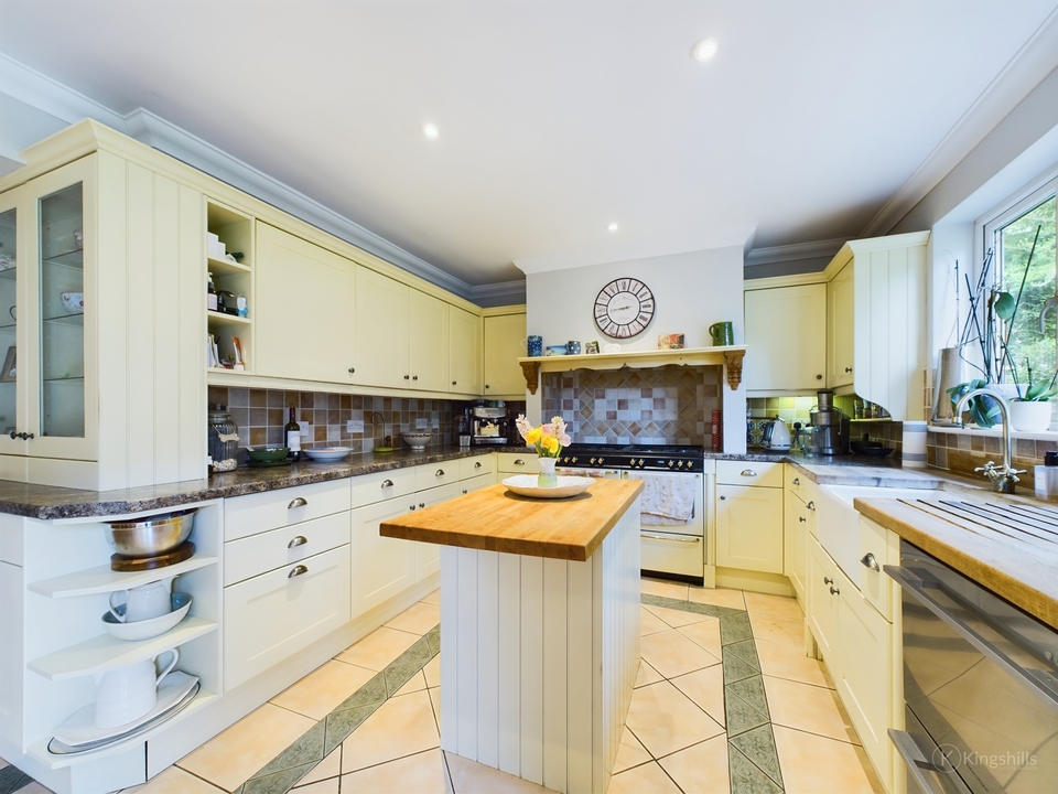 4 bed detached house for sale in Fagnall Lane, Amersham  - Property Image 7
