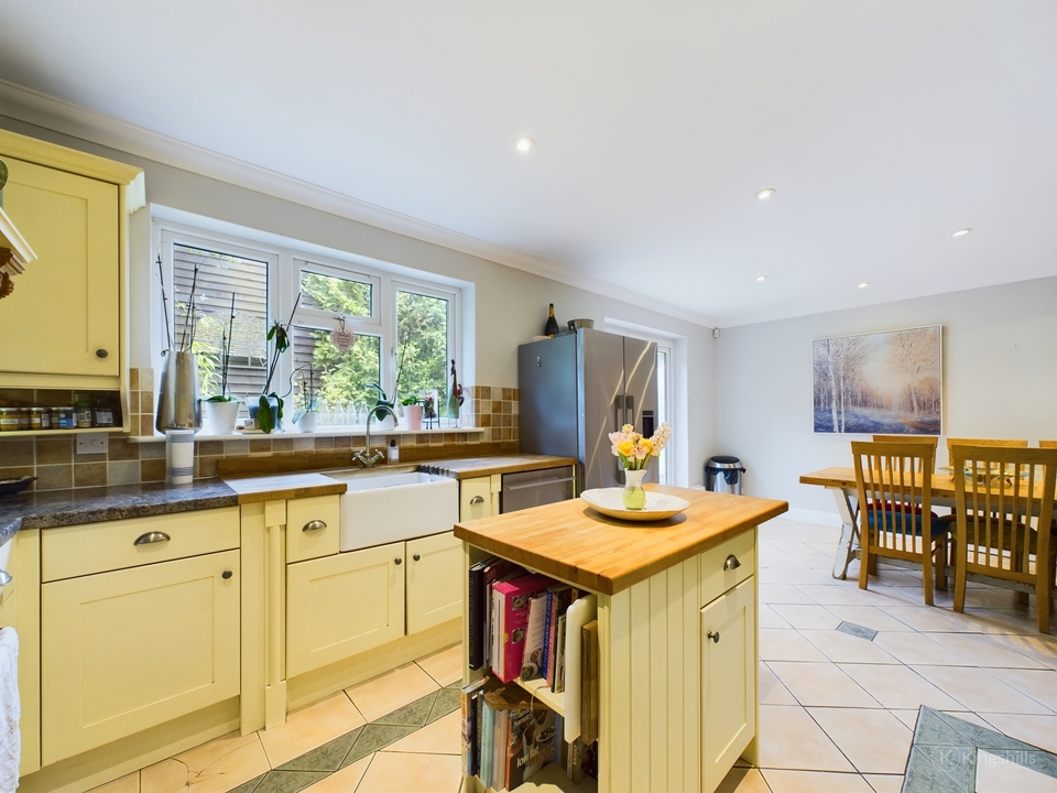 4 bed detached house for sale in Fagnall Lane, Amersham  - Property Image 18