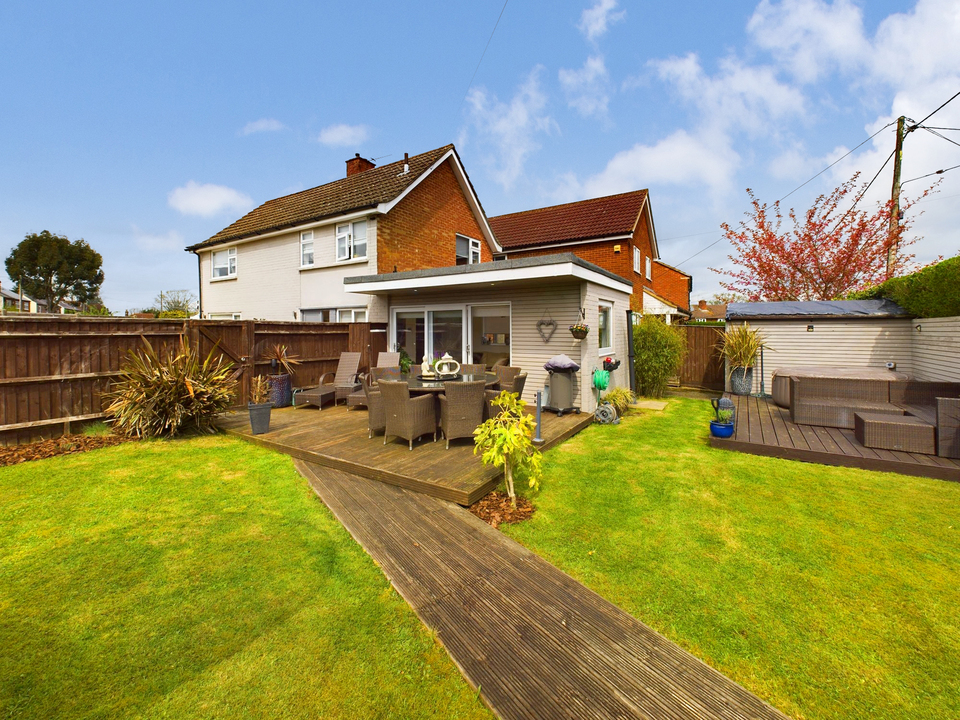 3 bed detached house for sale in Earl Howe Road, High Wycombe  - Property Image 18