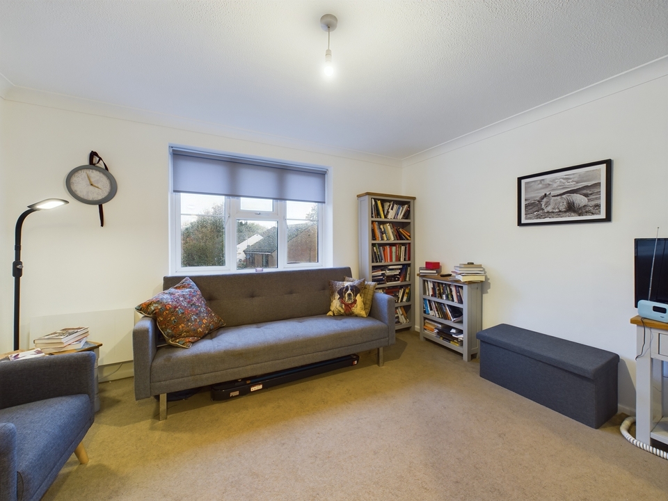 2 bed apartment for sale in Stokenchurch, High Wycombe  - Property Image 2