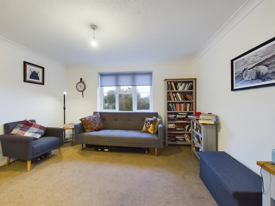 2 bed apartment for sale in Stokenchurch, High Wycombe  - Property Image 4