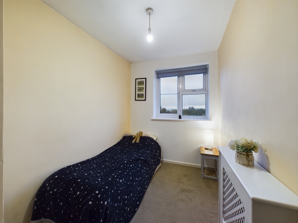 2 bed apartment for sale in Stokenchurch, High Wycombe  - Property Image 5
