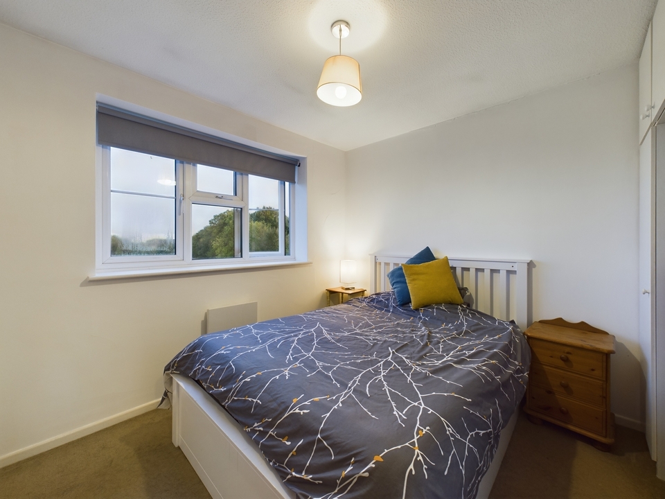 2 bed apartment for sale in Stokenchurch, High Wycombe  - Property Image 6