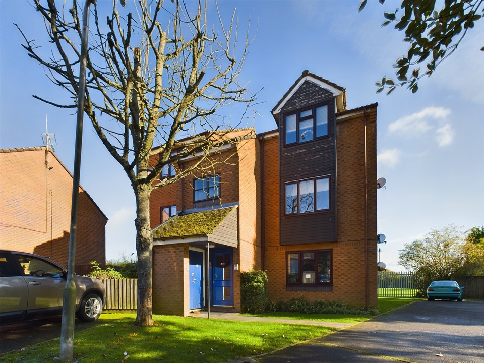 2 bed apartment for sale in Stokenchurch, High Wycombe  - Property Image 8
