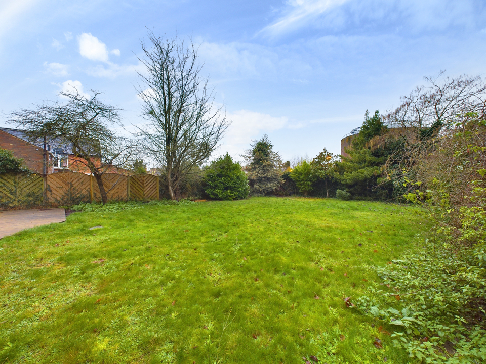 4 bed semi-detached house to rent in Aylesbury End, Beaconsfield  - Property Image 20