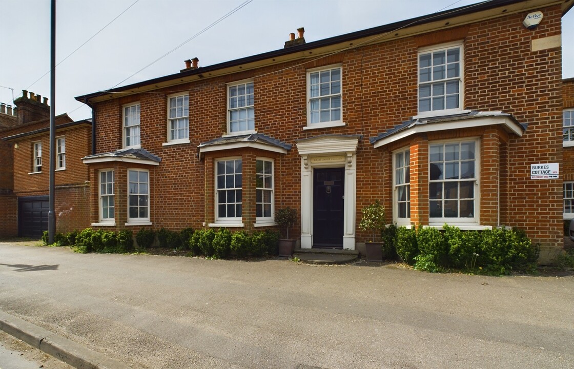 4 bed semi-detached house to rent in Aylesbury End, Beaconsfield  - Property Image 23