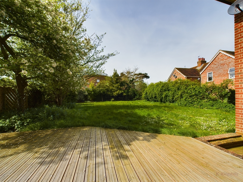 4 bed semi-detached house to rent in Aylesbury End, Beaconsfield  - Property Image 21