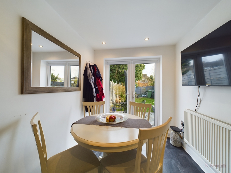 2 bed semi-detached house for sale in Glory Mill Lane, High Wycombe  - Property Image 8