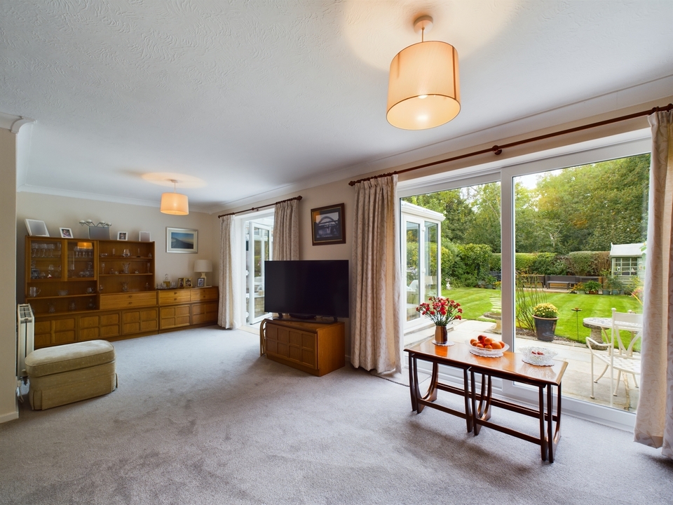 4 bed detached house for sale in Warren Wood Drive, High Wycombe  - Property Image 8