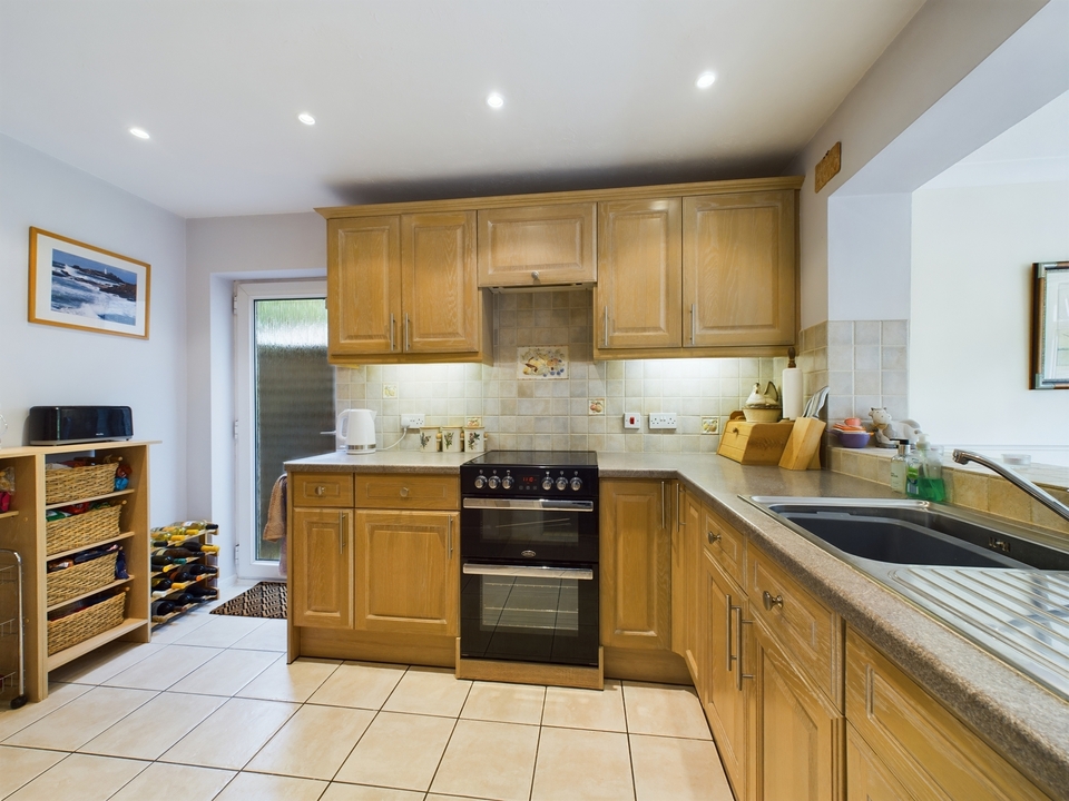 4 bed detached house for sale in Warren Wood Drive, High Wycombe  - Property Image 15