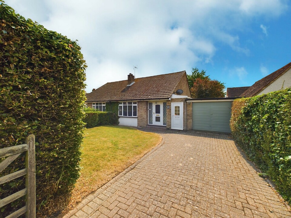 2 bed semi-detached bungalow for sale in Chapel Hill, Speen  - Property Image 1