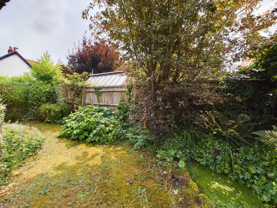 2 bed semi-detached bungalow for sale in Chapel Hill, Speen  - Property Image 12