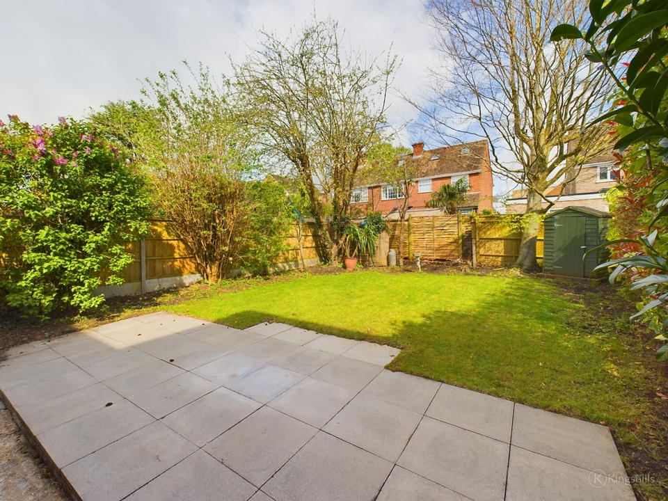 3 bed semi-detached house for sale in Cedar Avenue, High Wycombe  - Property Image 8