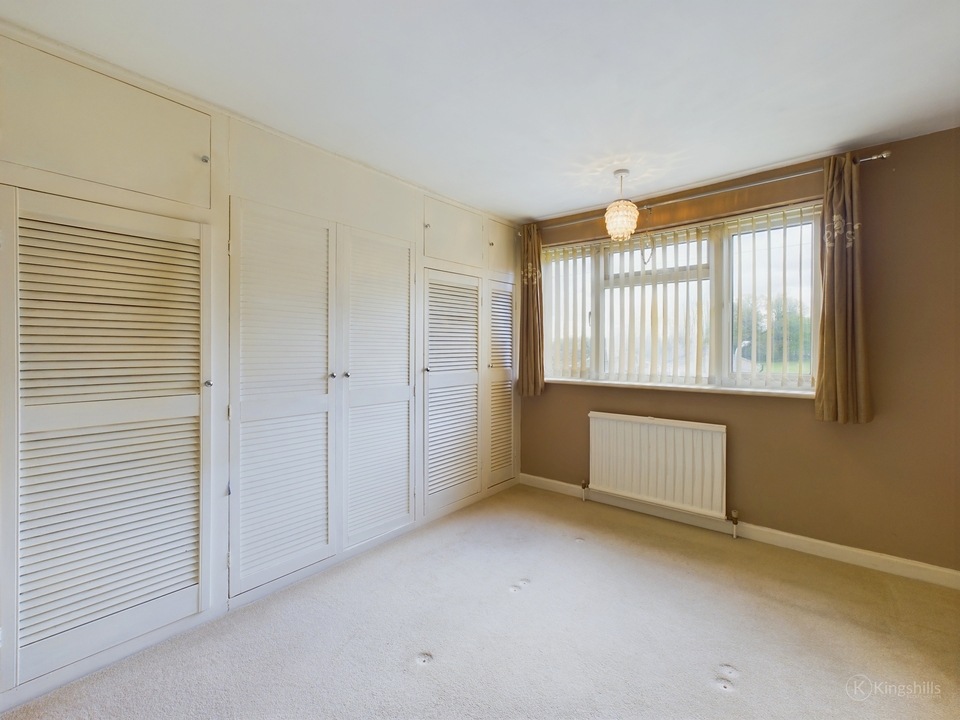 3 bed semi-detached house for sale in Cedar Avenue, High Wycombe  - Property Image 11
