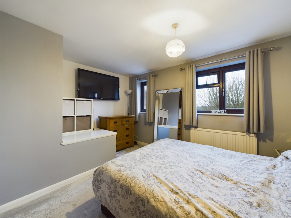 2 bed semi-detached house for sale in Cairnside, High Wycombe  - Property Image 8